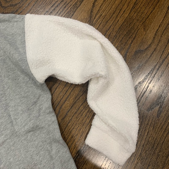 Like New Bossini x Despicable Me Minions Long Sleeve Shirt Size M (Asia sizing) - Picture 5 of 6